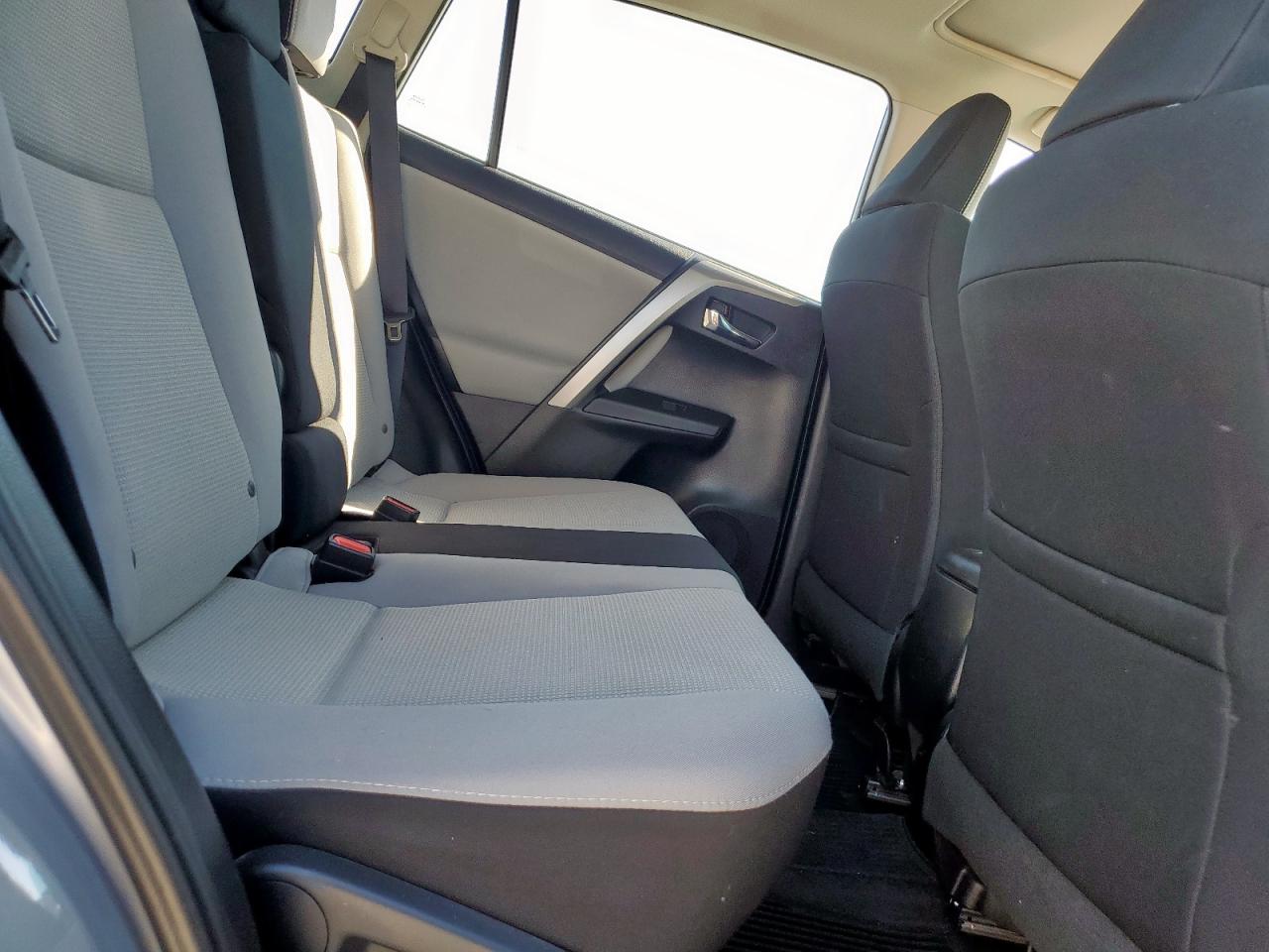 2016 Toyota Rav4 Xle VIN: 2T3WFREV2GW268443 Lot: 82418175