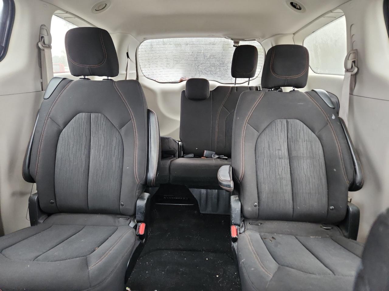 2018 Chrysler Pacifica Touring VIN: 2C4RC1DG5JR148700 Lot: 90556645