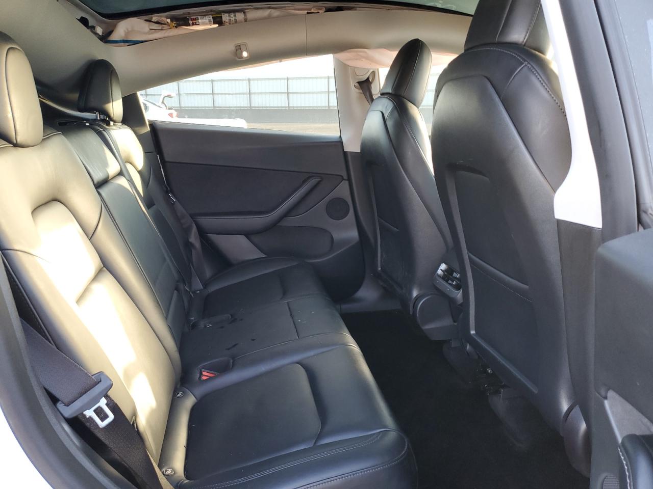 2022 Tesla Model Y VIN: 7SAYGDEFXNF389535 Lot: 90493495