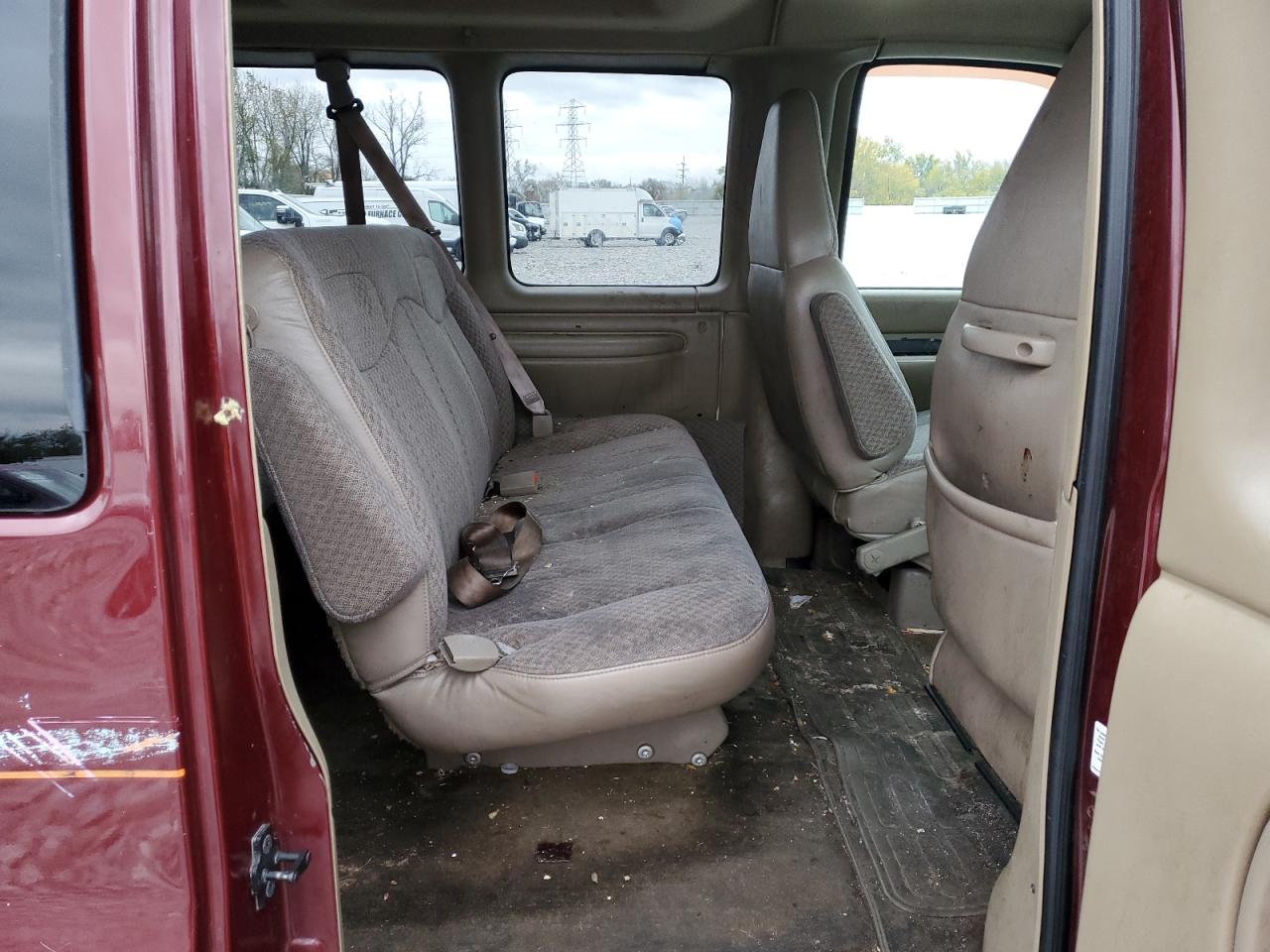 2000 Chevrolet Express G3500 VIN: 1GAHG39J1Y1143890 Lot: 82657315