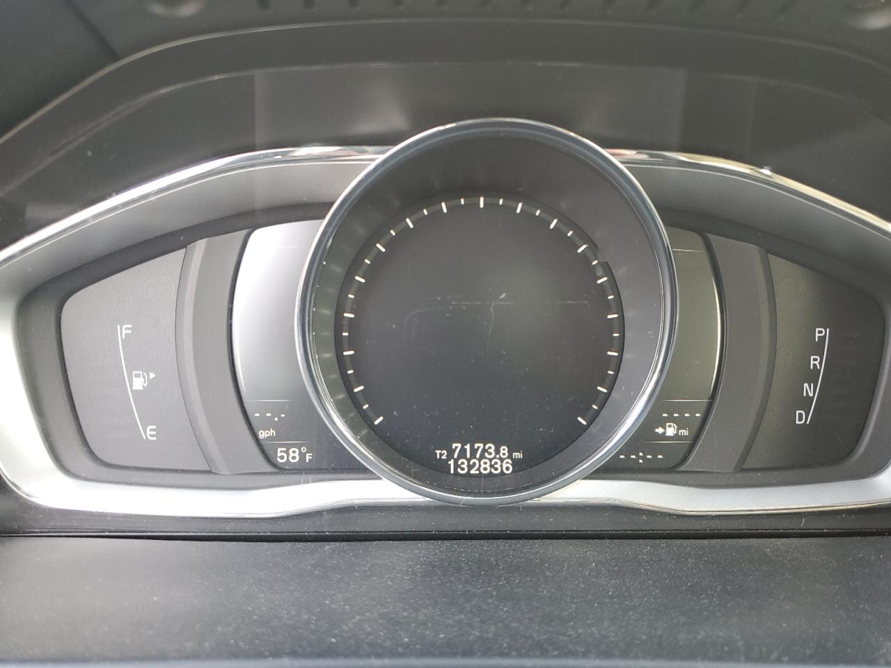 2017 Volvo V60 T5 Platinum VIN: YV140MEM2H1351240 Lot: 84871705