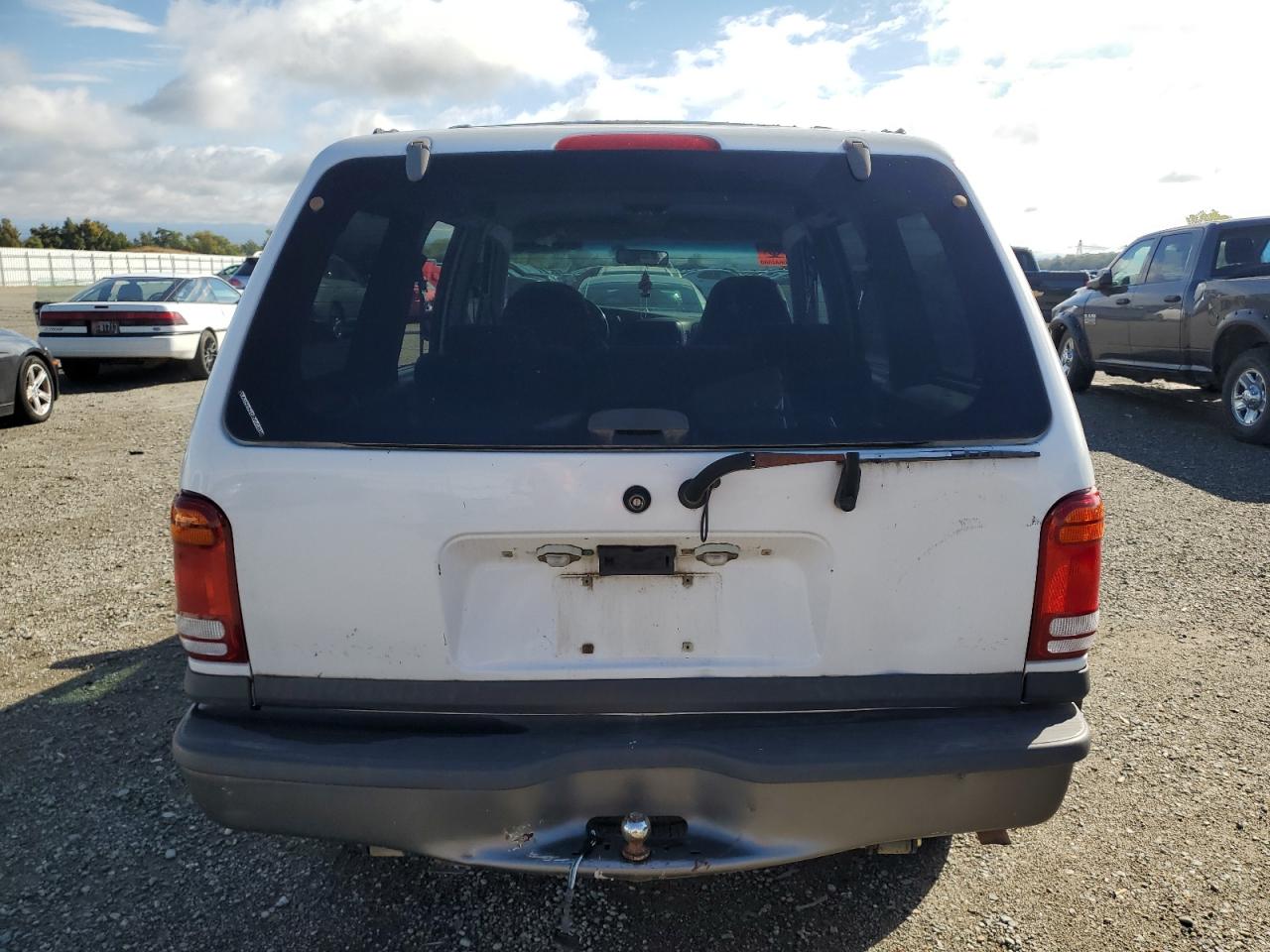 2000 Ford Explorer Xls VIN: 1FMZU72X3YZB56809 Lot: 84072995