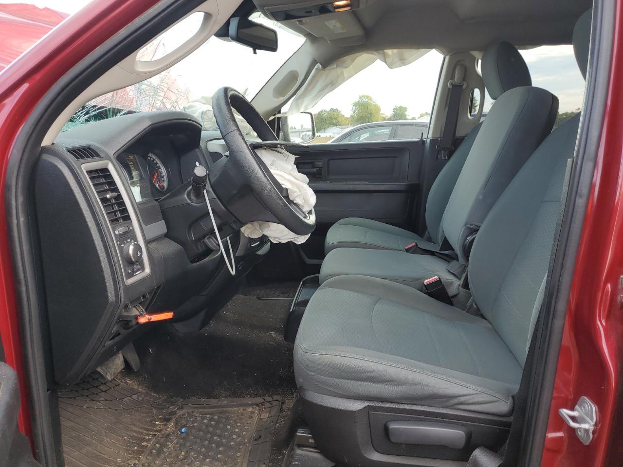 2015 Ram 1500 St VIN: 1C6RR7KT9FS615664 Lot: 82480675