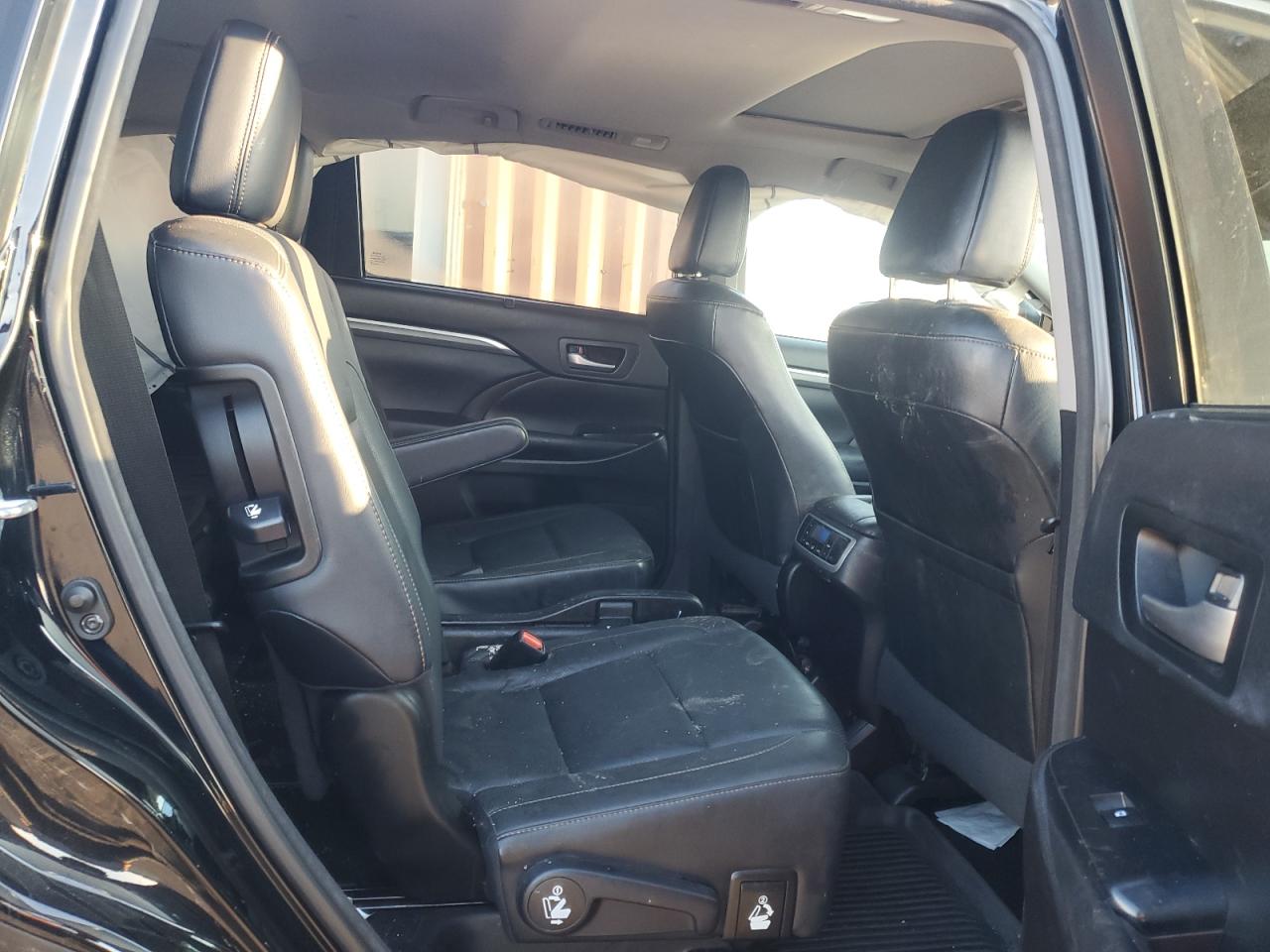 2017 Toyota Highlander Limited VIN: 5TDDZRFH7HS421411 Lot: 90605505