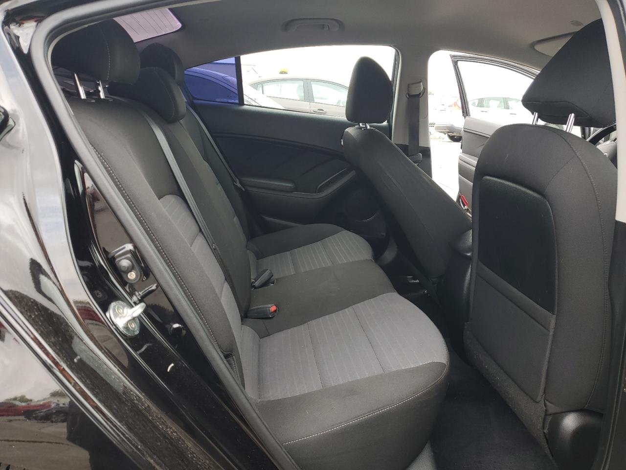 2018 Kia Forte Lx VIN: 3KPFL4A7XJE210814 Lot: 82179905