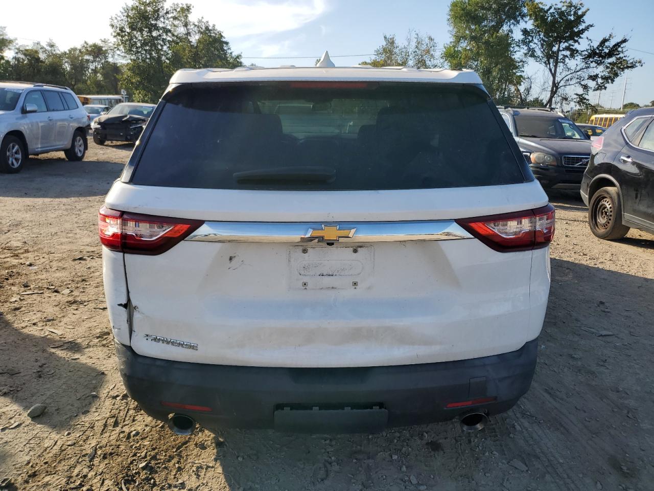 2018 Chevrolet Traverse Ls VIN: 1GNERFKWXJJ101288 Lot: 81676675