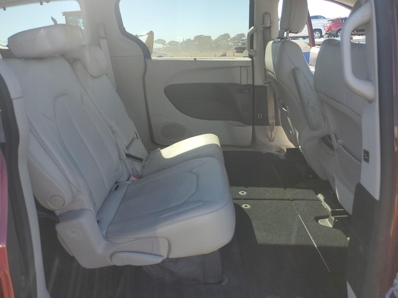 2017 Chrysler Pacifica Touring L VIN: 2C4RC1BG2HR570808 Lot: 85147815