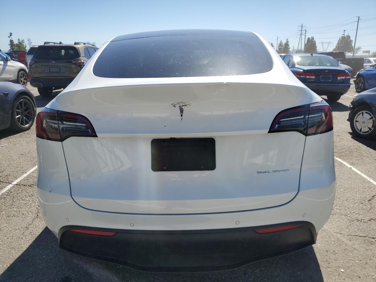 2021 Tesla Model Y VIN: 5YJYGAEE2MF157531 Lot: 85905655