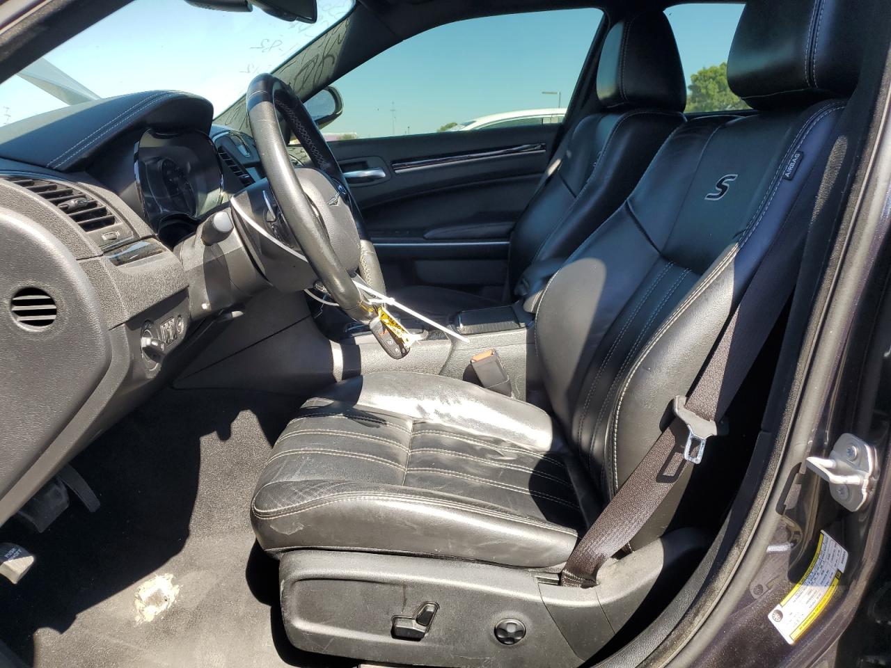 2019 Chrysler 300 S VIN: 2C3CCABG2KH555524 Lot: 87027495