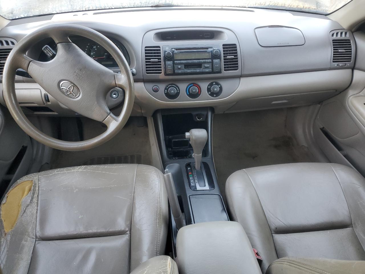 2004 Toyota Camry Le VIN: 4T1BE32K24U270156 Lot: 82449765