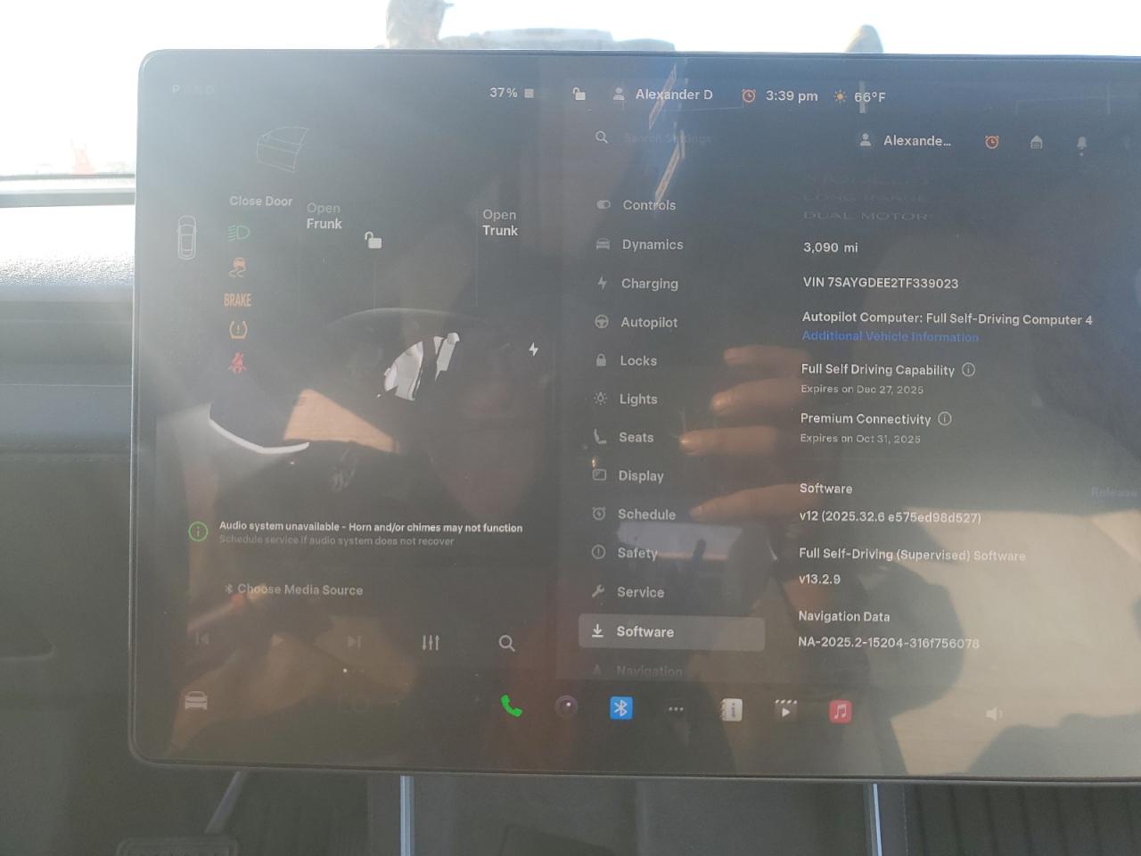 2026 Tesla Model Y VIN: 7SAYGDEE2TF339023 Lot: 90938565