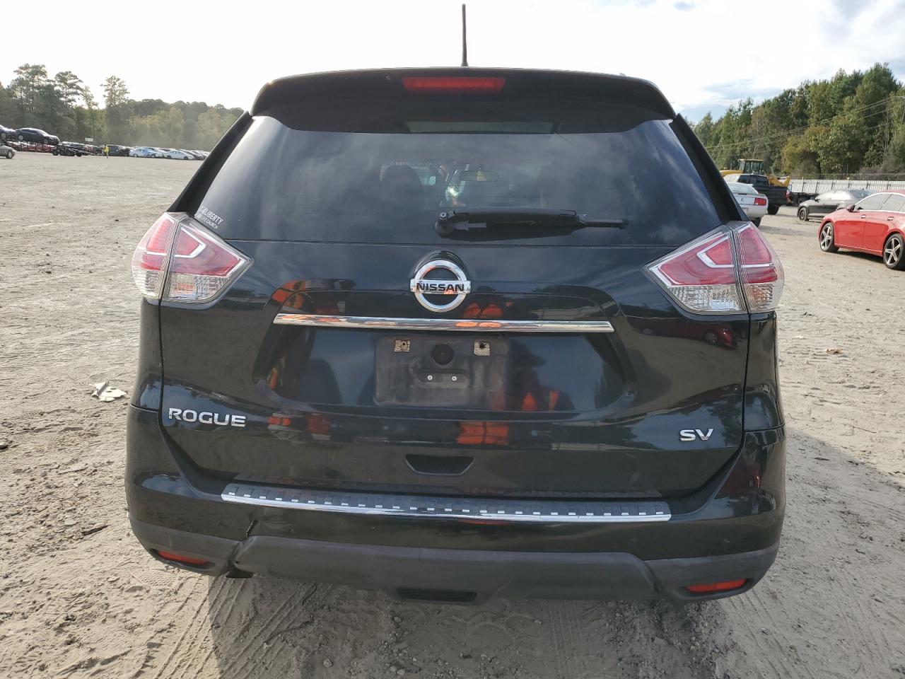 2015 Nissan Rogue S VIN: 5N1AT2MT2FC841588 Lot: 85680785