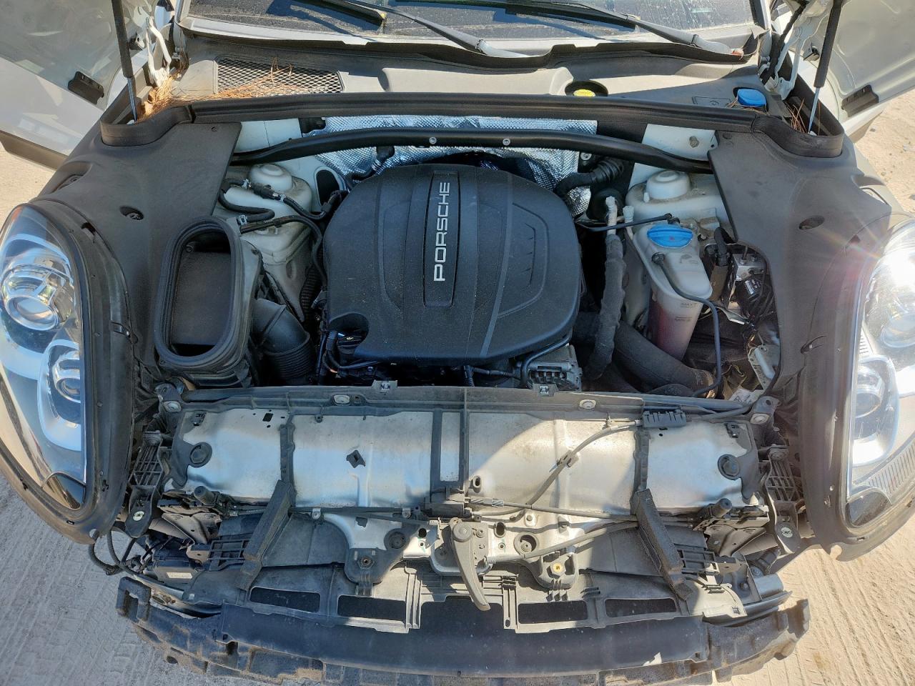 2017 Porsche Macan VIN: WP1AA2A50HLB09381 Lot: 85825865