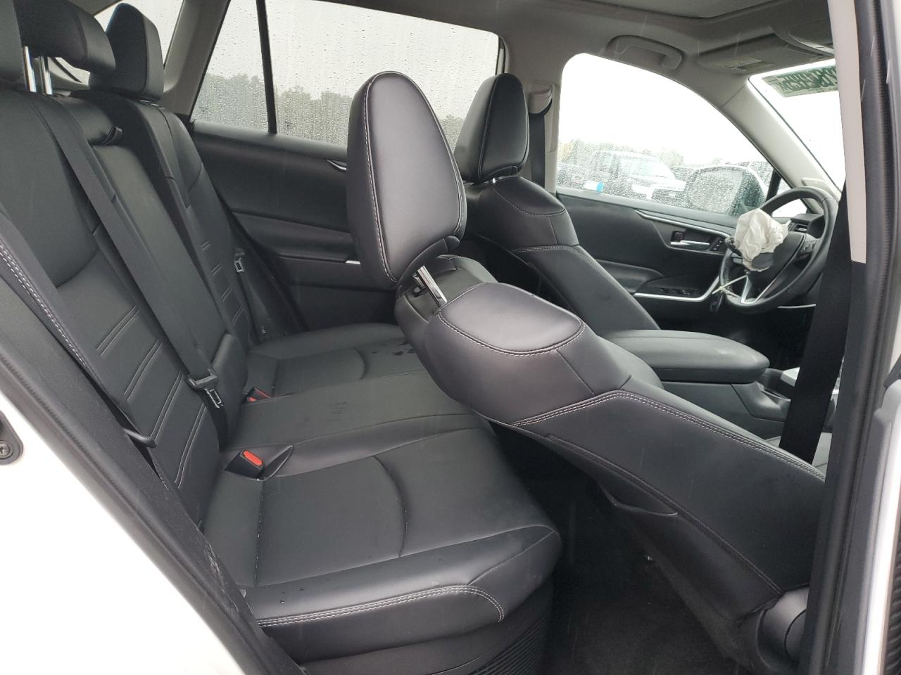 2021 Toyota Rav4 Xle Premium VIN: 4T3B6RFV2MU017561 Lot: 90019235