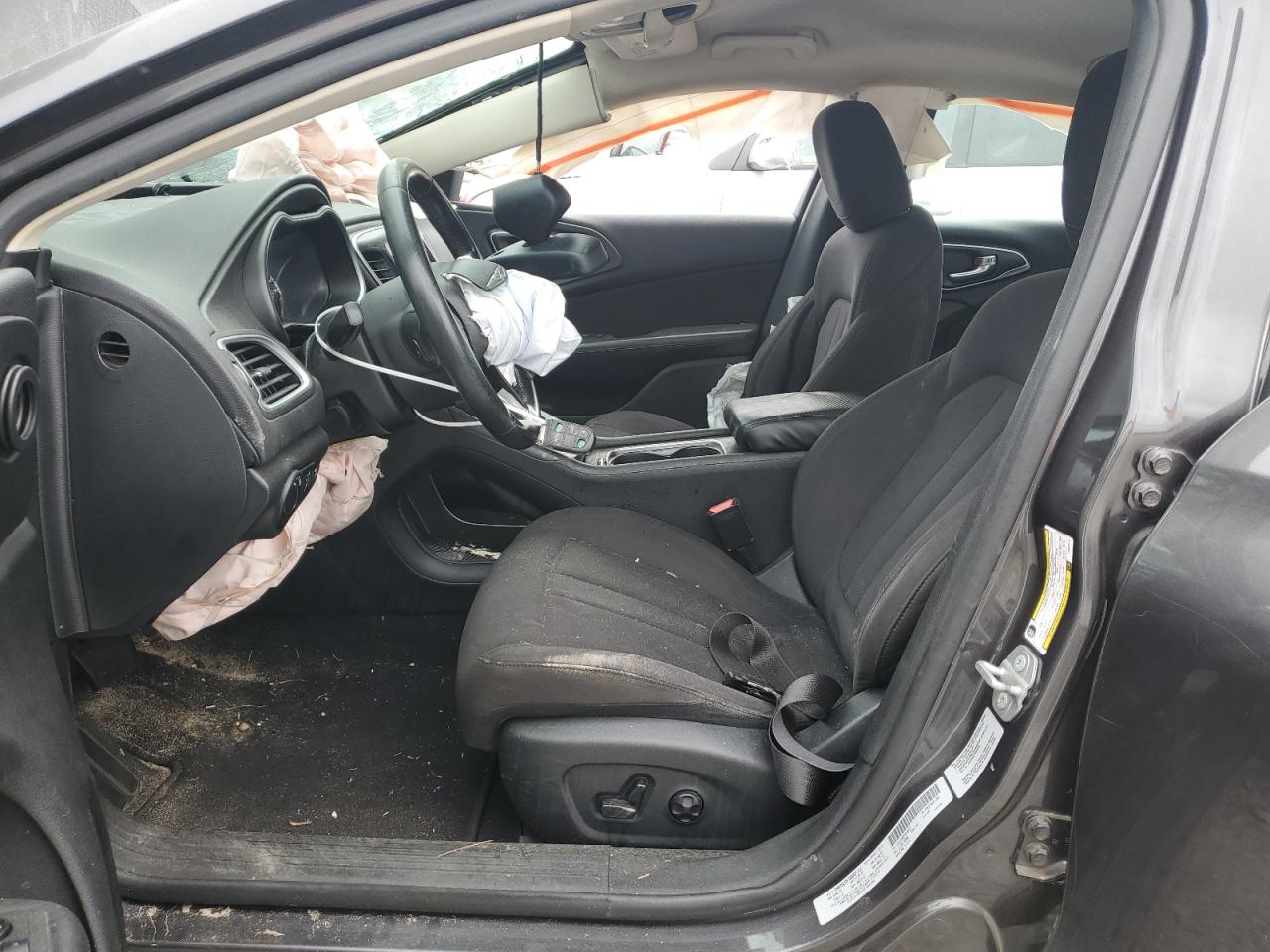 2015 Chrysler 200 Limited VIN: 1C3CCCAB8FN640012 Lot: 85379945