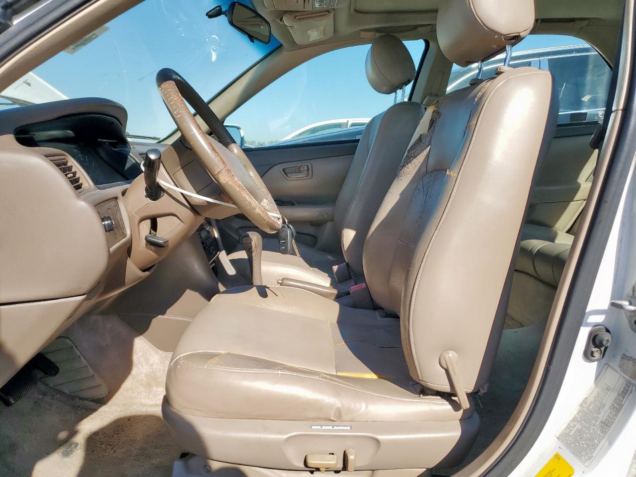 2000 Toyota Camry Le VIN: 4T1BF28K5YU949455 Lot: 82407375