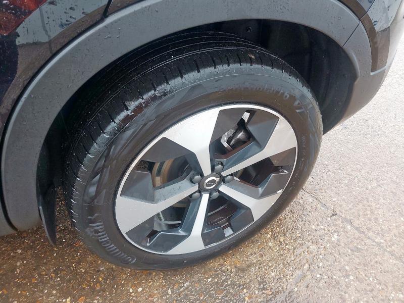 2025 VOLVO XC40 2.0 B4P PLUS DARK 5DR AUTO