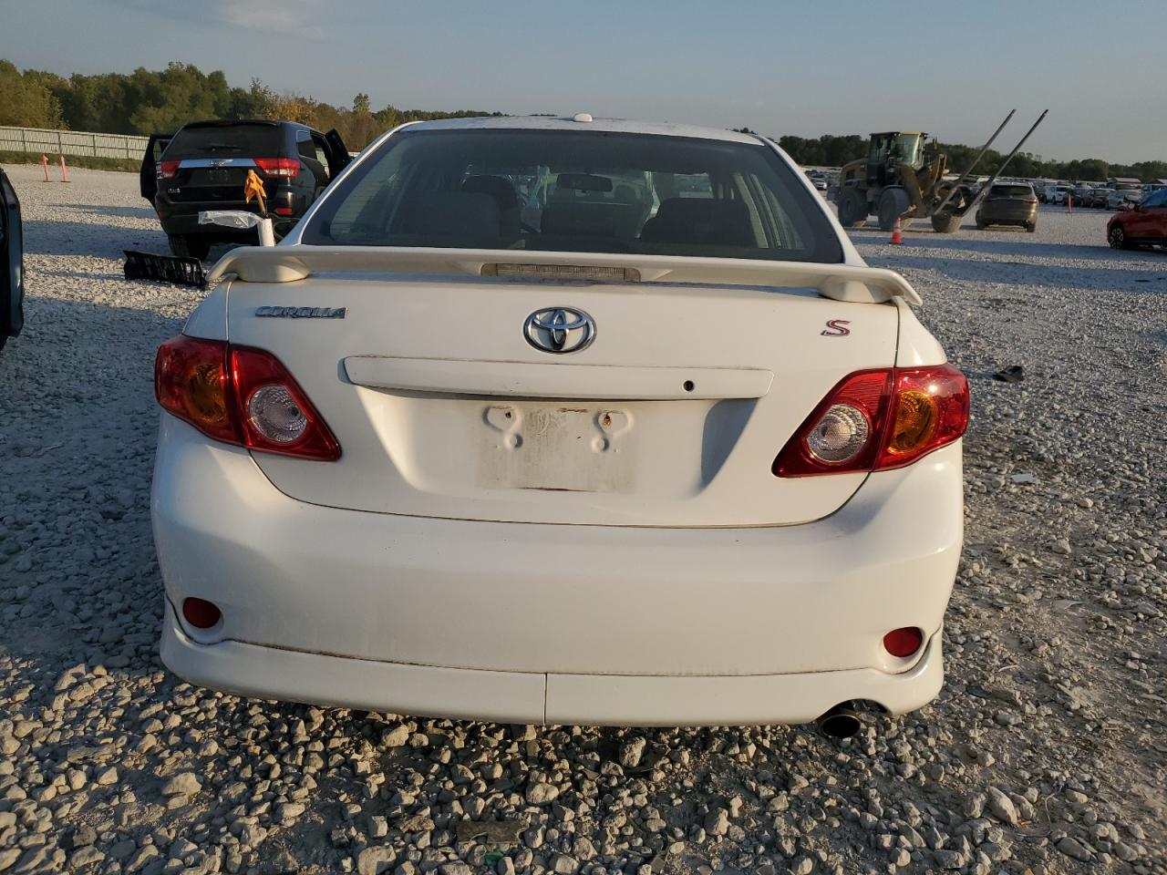 2010 Toyota Corolla Base VIN: 1NXBU4EE9AZ385556 Lot: 82194245