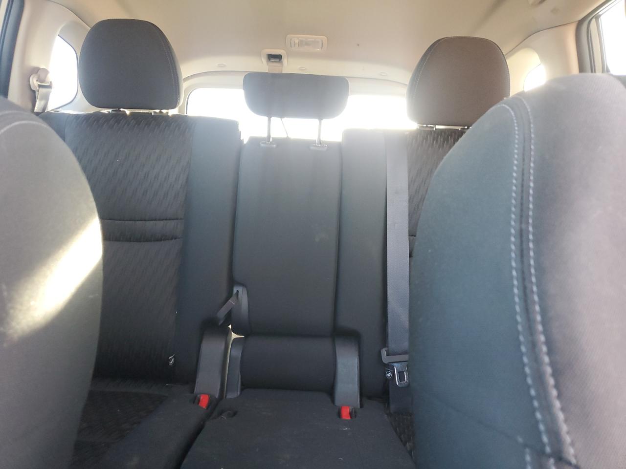 2019 Nissan Rogue S VIN: KNMAT2MV3KP552745 Lot: 86337275