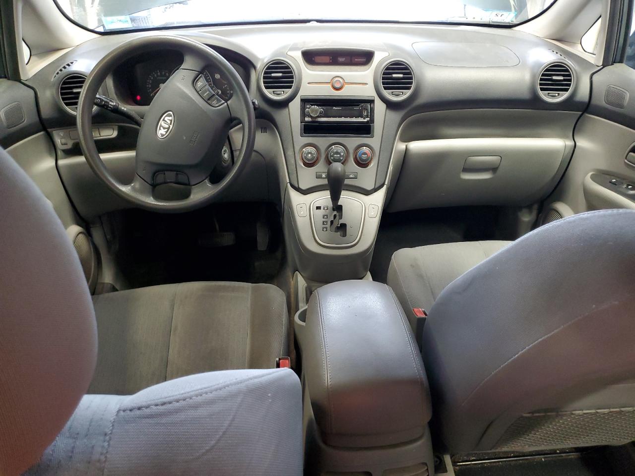 2009 Kia Rondo Base VIN: KNAFG529897279908 Lot: 90282775