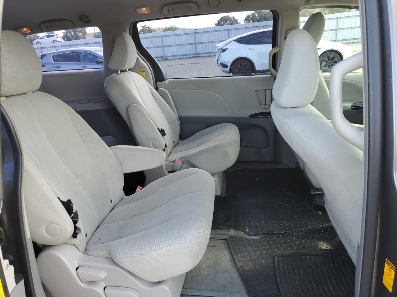 2013 Toyota Sienna VIN: 5TDZK3DC0DS295353 Lot: 85715165