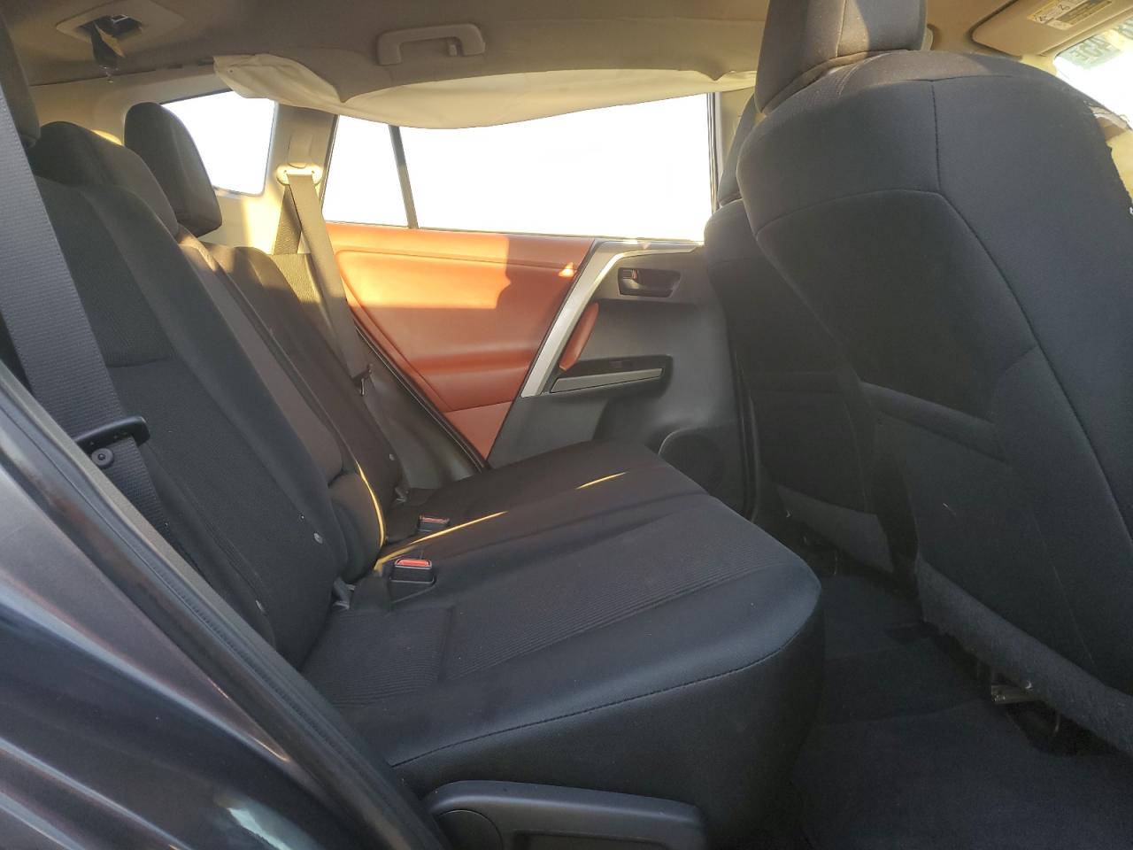 2018 Toyota Rav4 Le VIN: 2T3ZFREV7JW497365 Lot: 86228545