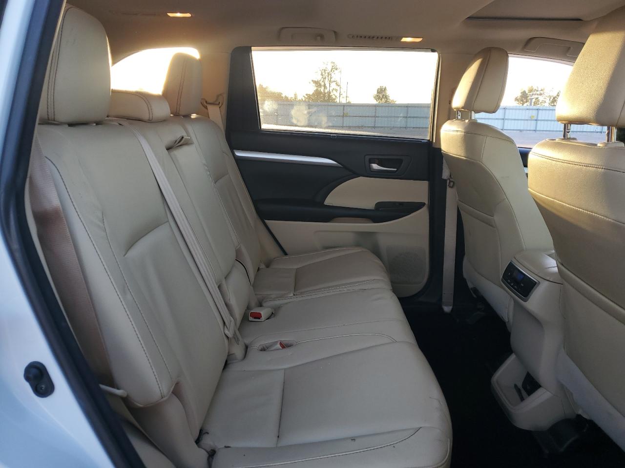 2018 Toyota Highlander Se VIN: 5TDKZRFH6JS541097 Lot: 84534755