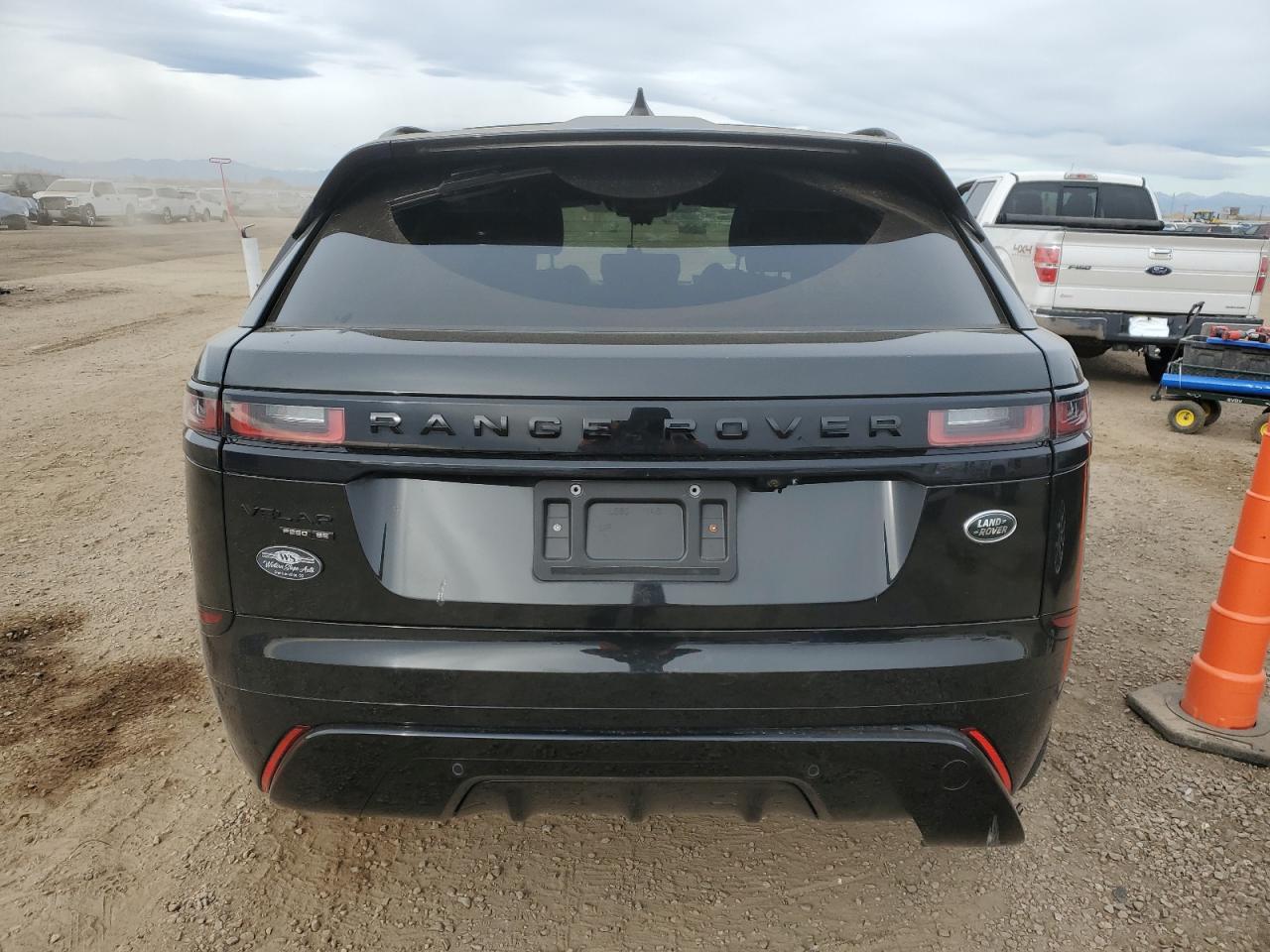 2019 Land Rover Range Rover Velar R-Dynamic Se VIN: SALYL2EX2KA236361 Lot: 90908575