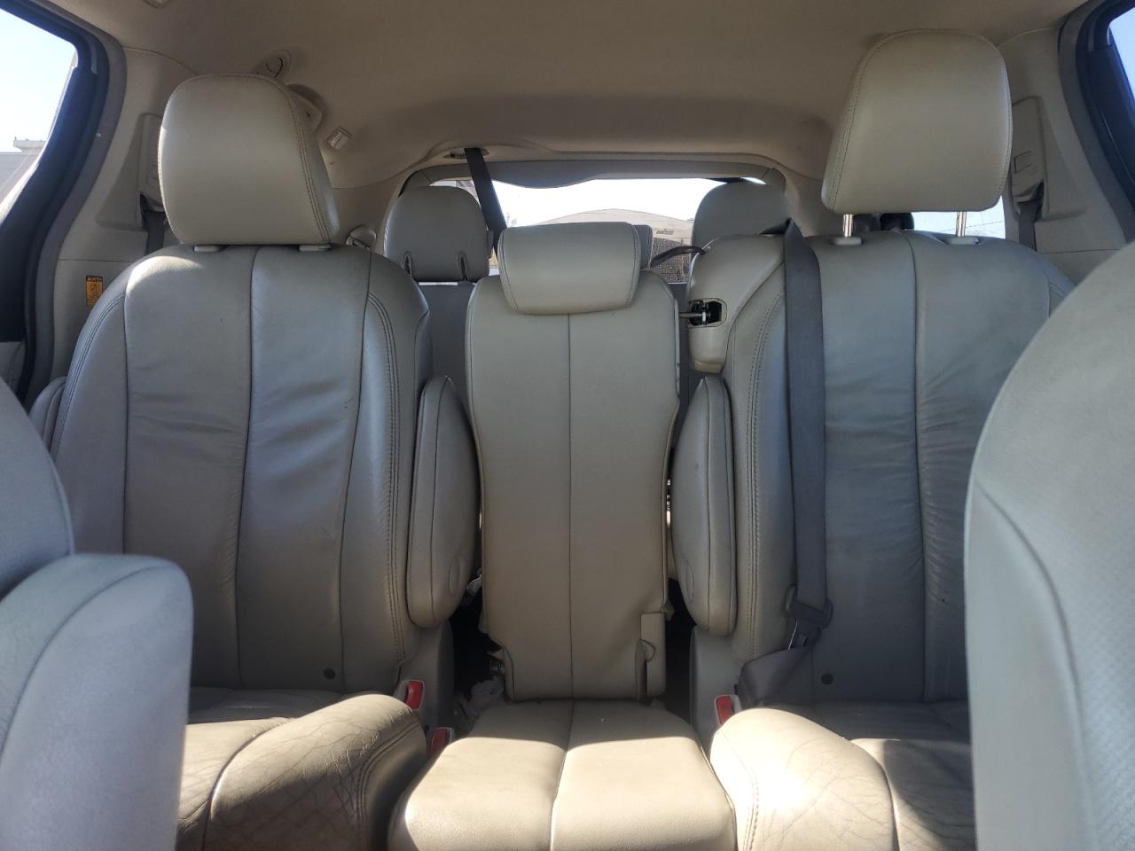 2011 Toyota Sienna Xle VIN: 5TDYK3DC1BS071534 Lot: 84883985