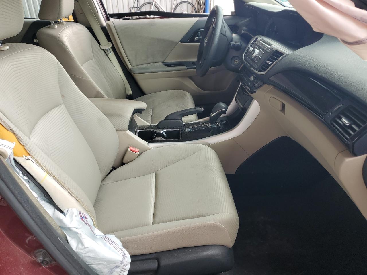 2017 Honda Accord Lx VIN: 1HGCR2F3XHA098574 Lot: 84906455