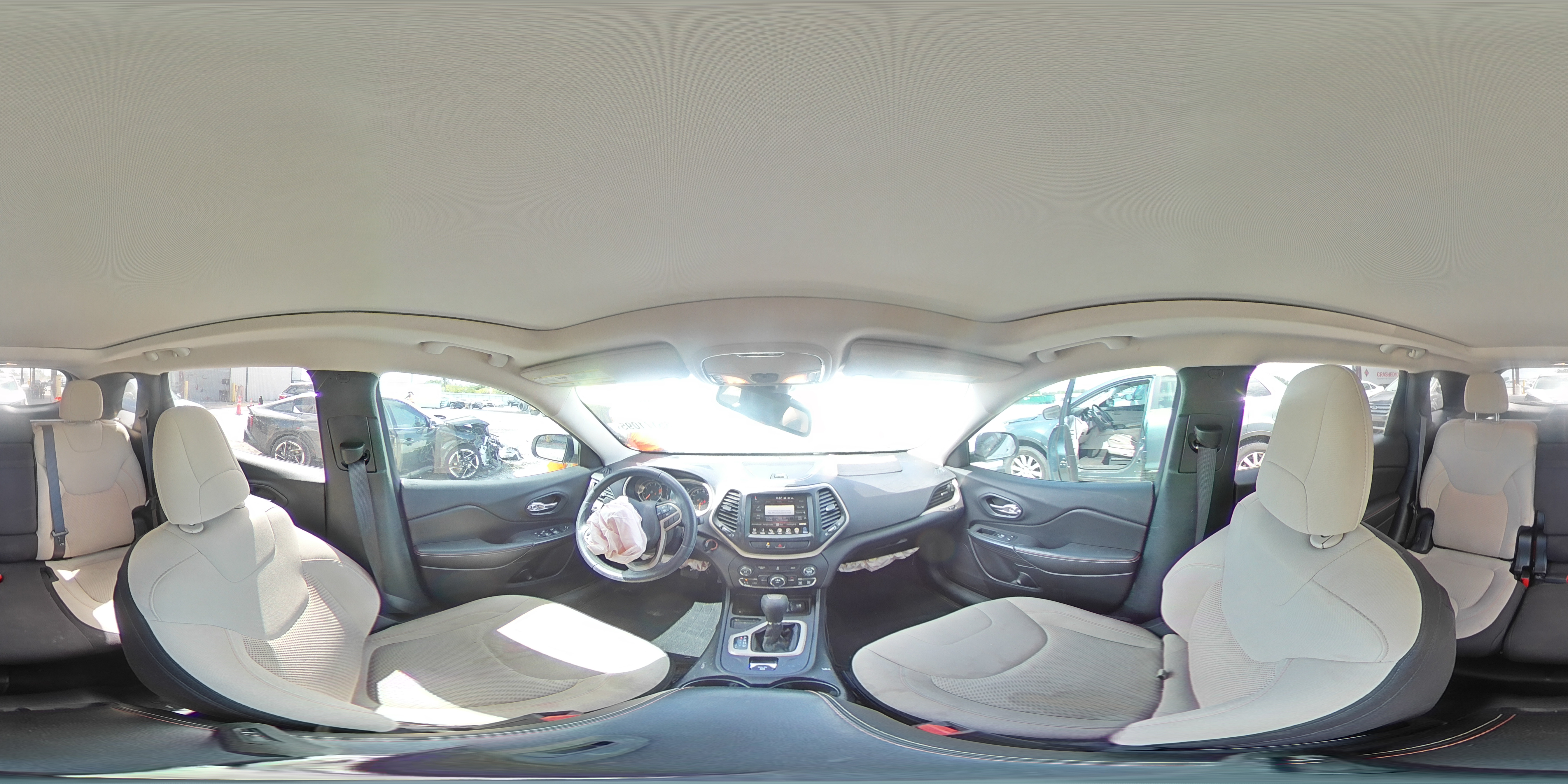 2017 Jeep Cherokee Latitude VIN: 1C4PJLCBXHW574401 Lot: 85171095