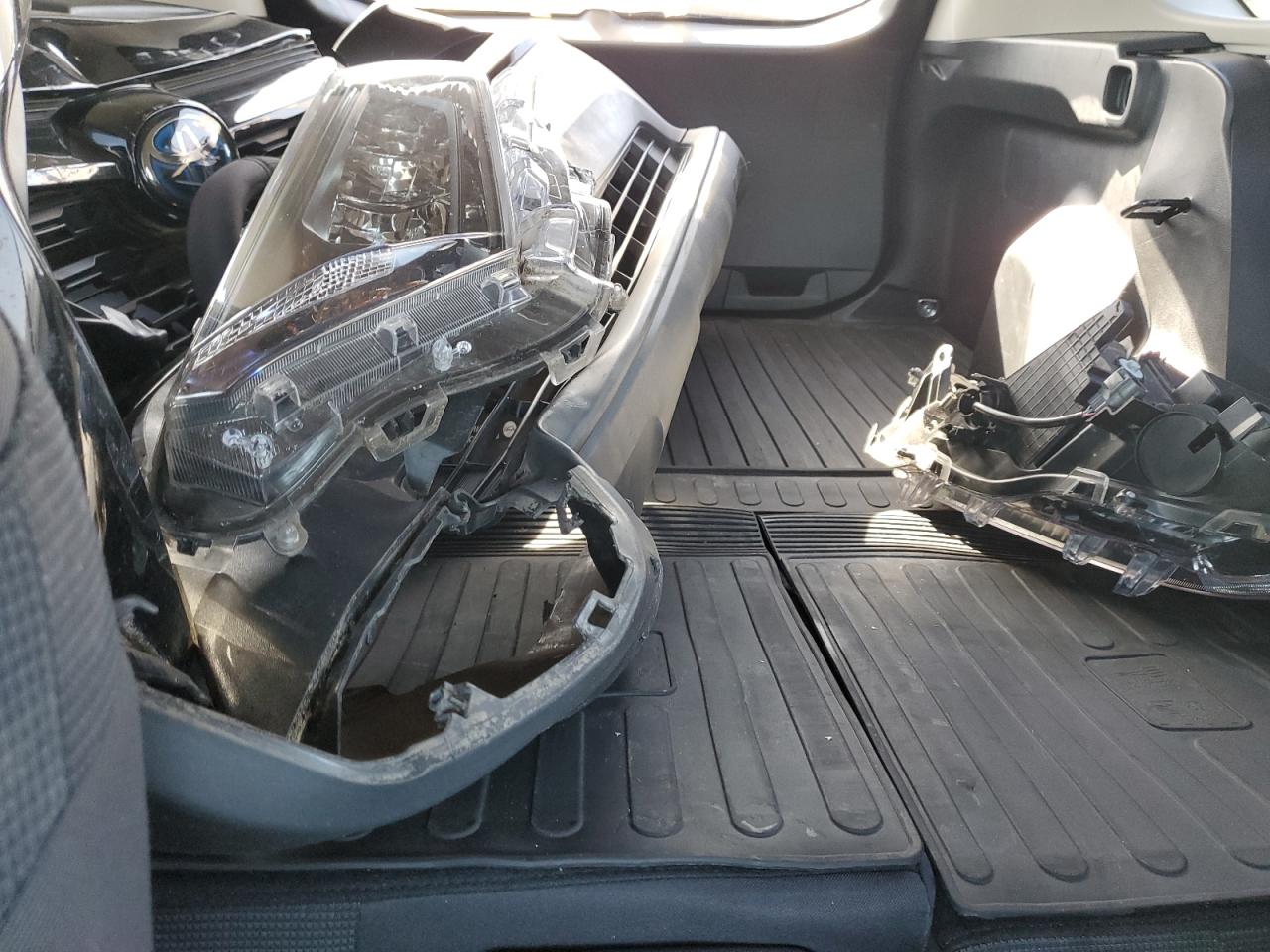 2021 Toyota Rav4 Le VIN: 4T3LWRFV8MU022266 Lot: 84532395