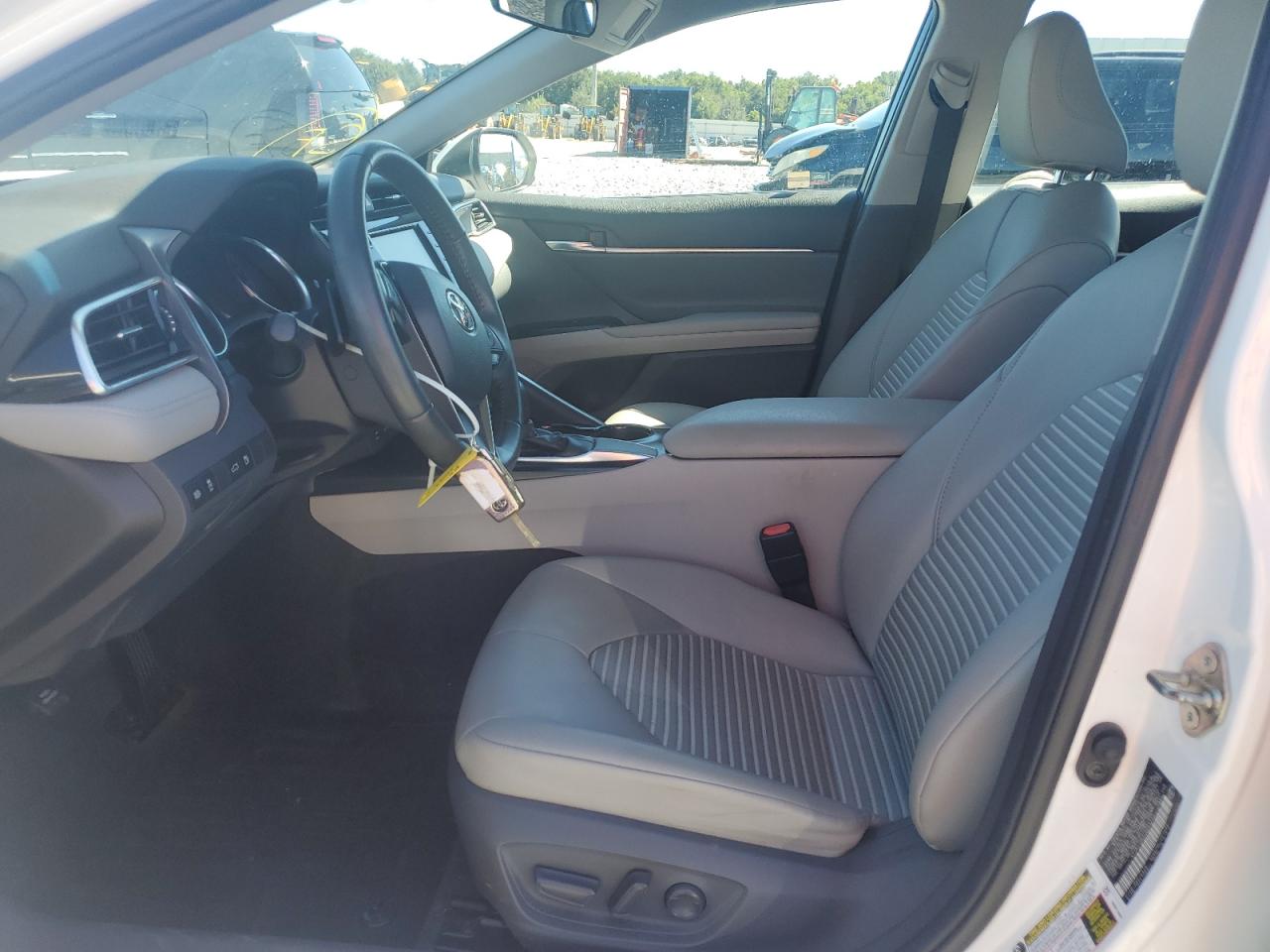 2018 Toyota Camry L VIN: 4T1B11HK2JU045223 Lot: 86314095