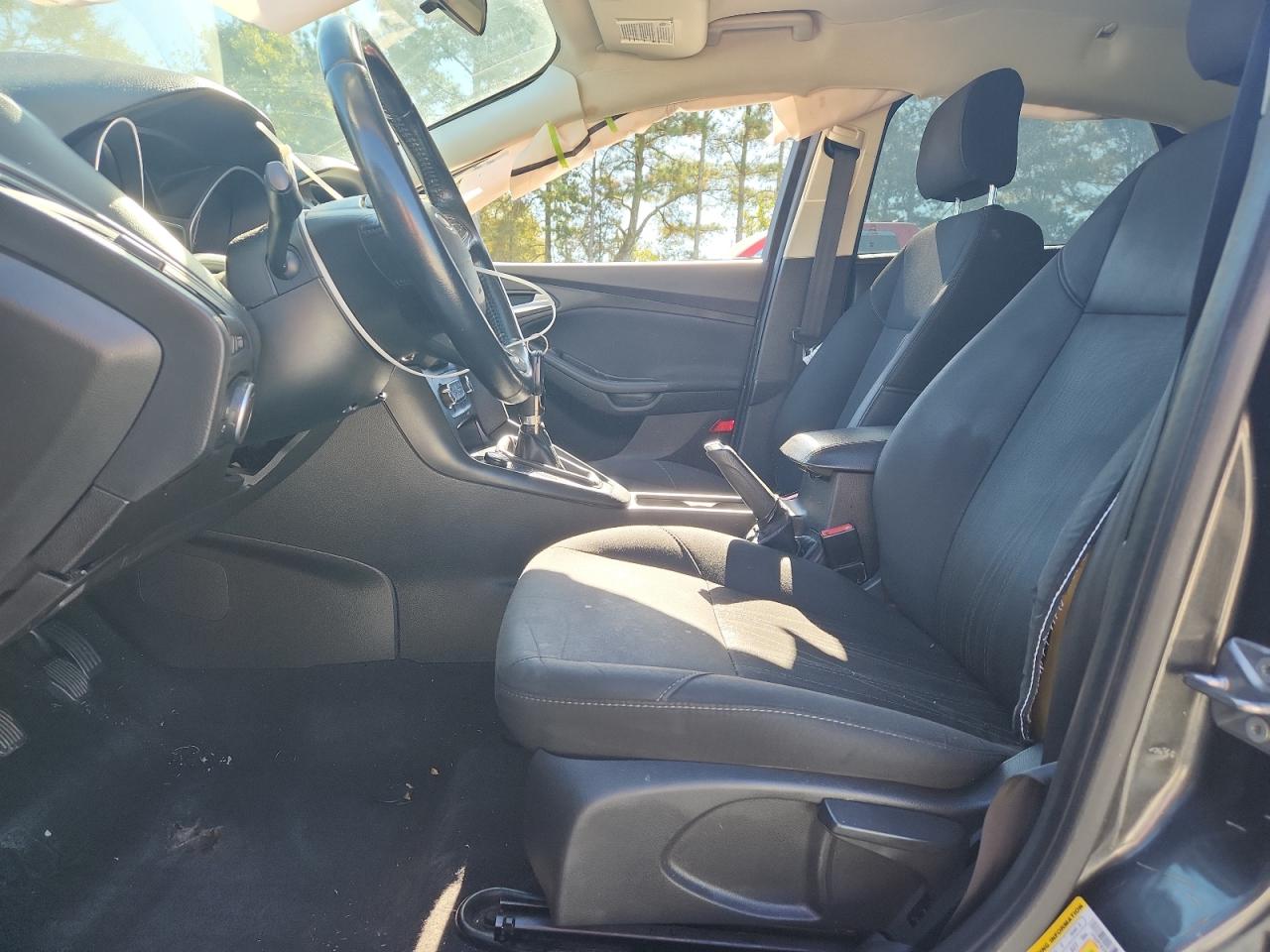 2016 Ford Focus Se VIN: 1FADP3K29GL393346 Lot: 89838855