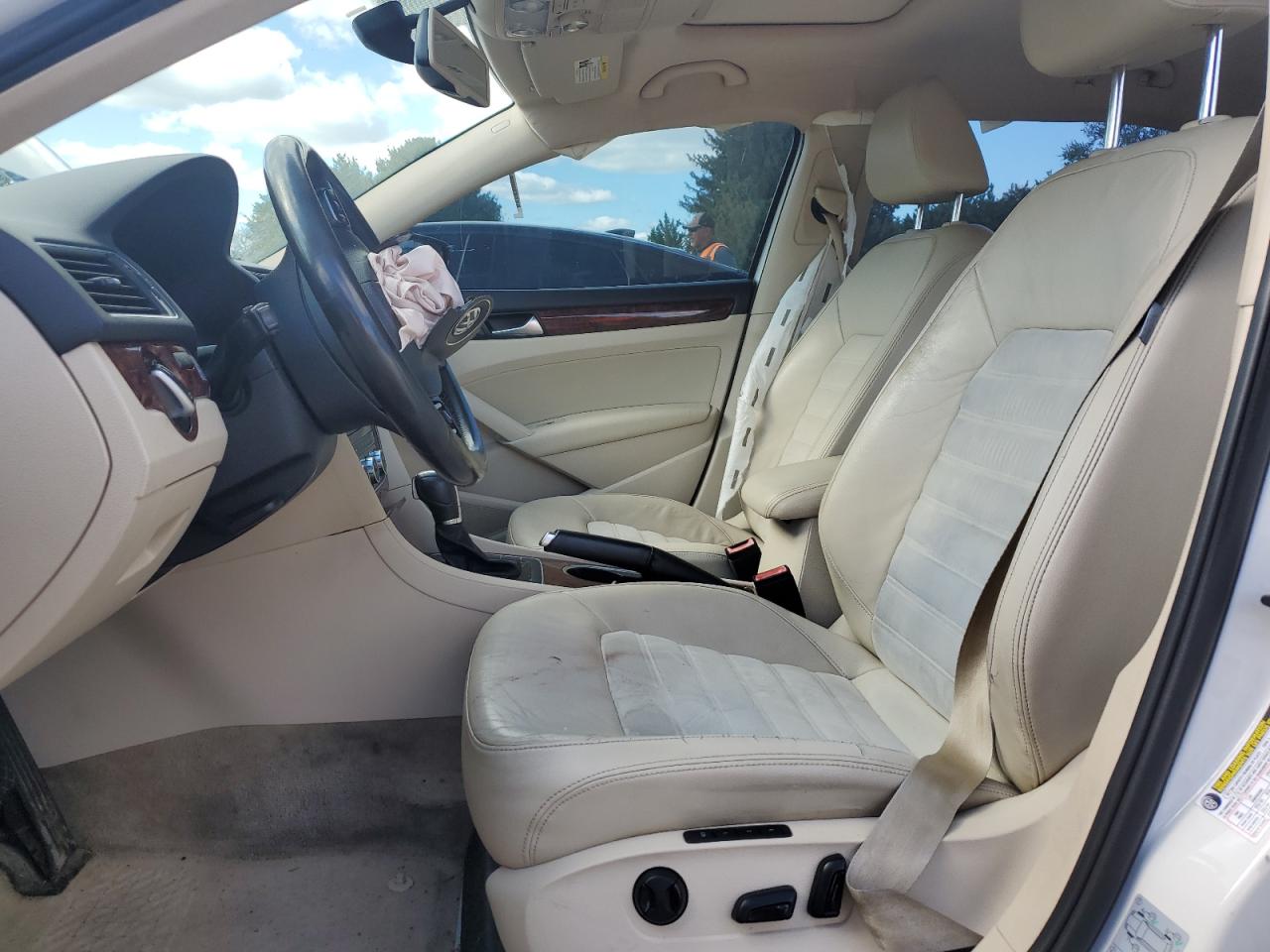 2013 Volkswagen Passat Sel VIN: 1VWCN7A37DC143609 Lot: 82342155