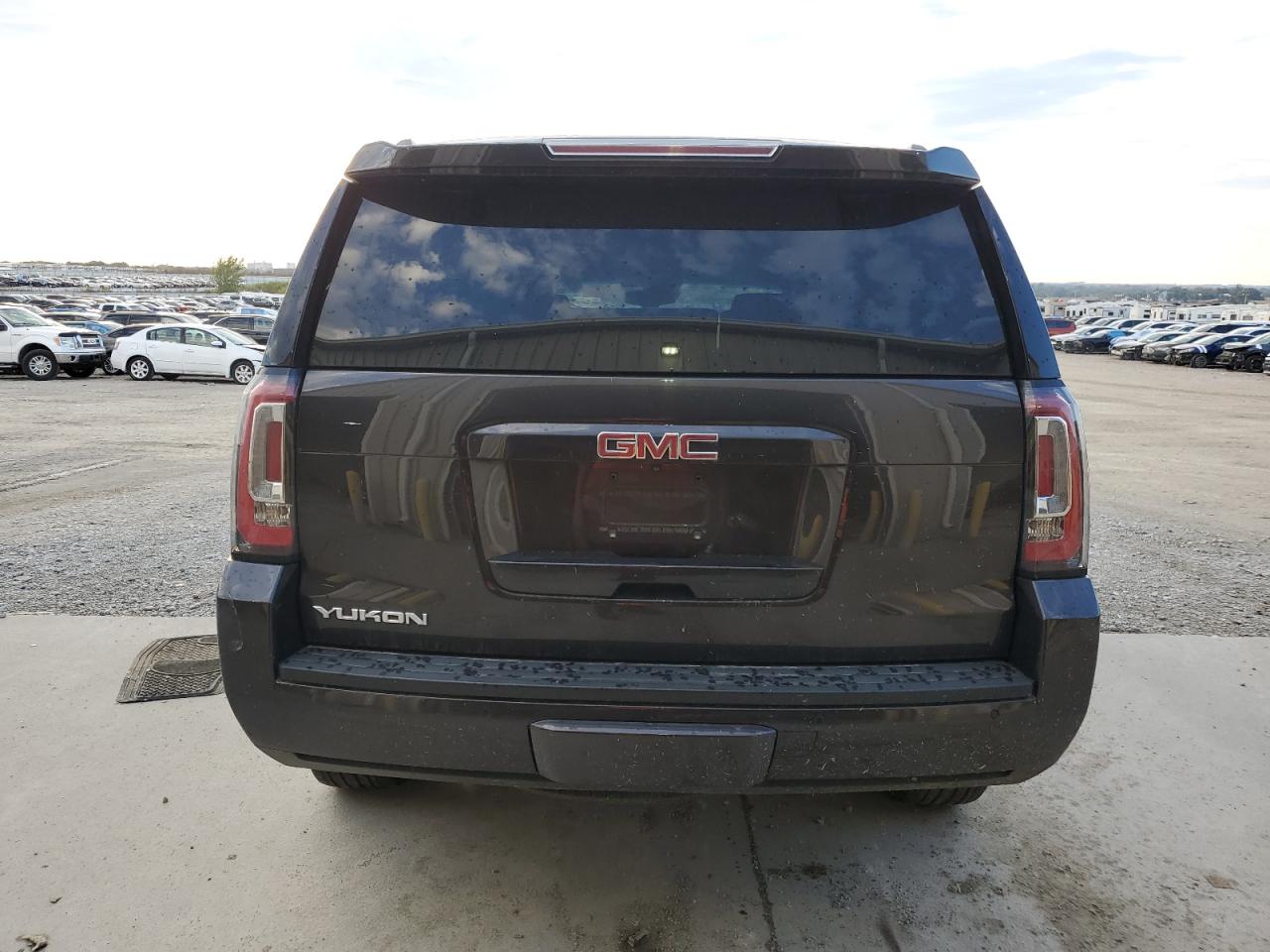 2018 GMC Yukon Slt VIN: 1GKS2BKC1JR108117 Lot: 82458135