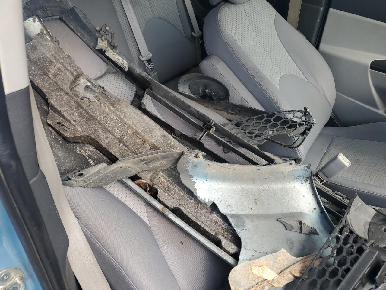 2010 Hyundai Accent Se VIN: KMHCN3AC6AU171267 Lot: 82374655