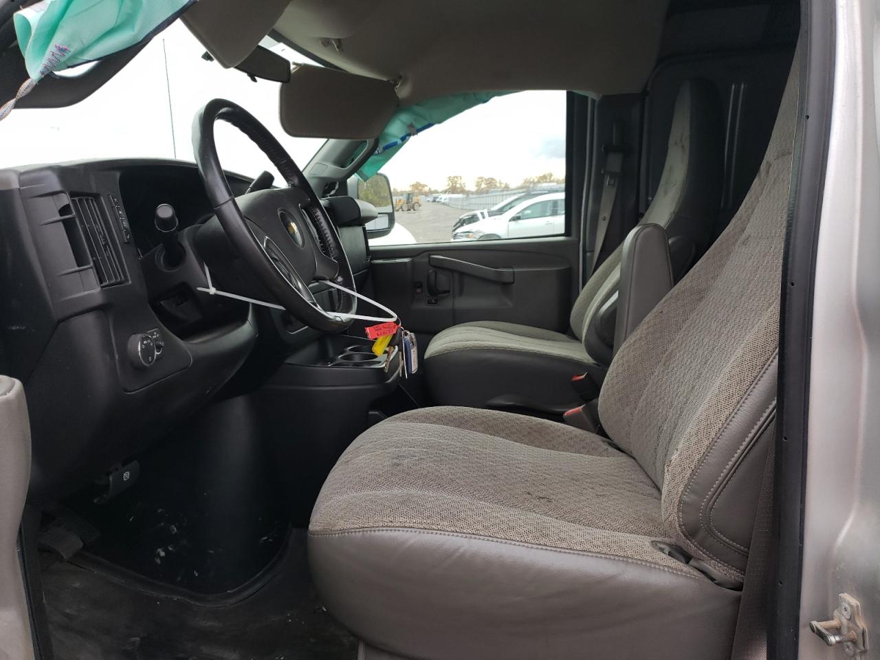 2017 Chevrolet Express G2500 VIN: 1GCWGAFF3H1215479 Lot: 90335535