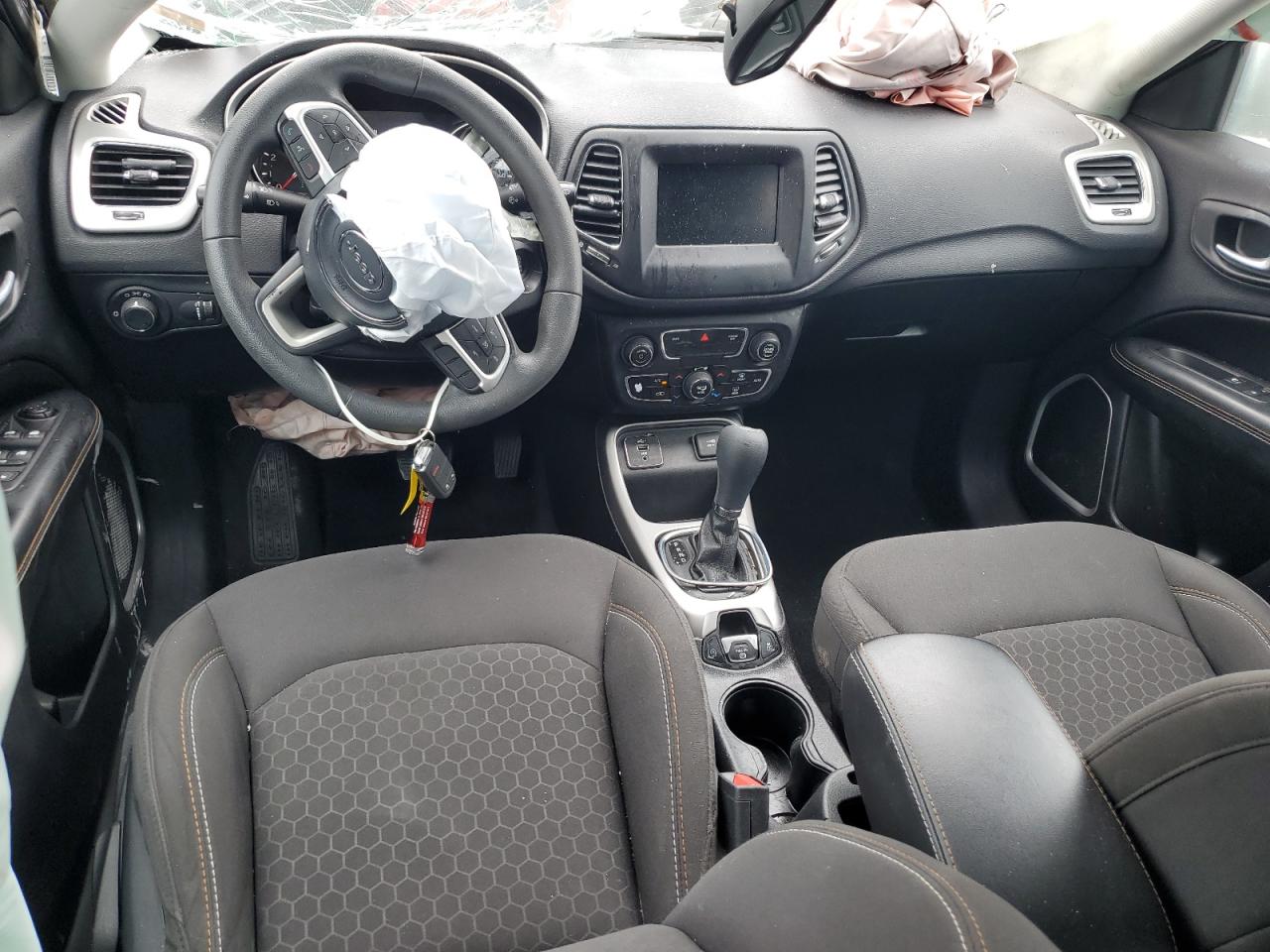 2019 Jeep Compass Sport VIN: 3C4NJCAB3KT834726 Lot: 84927595