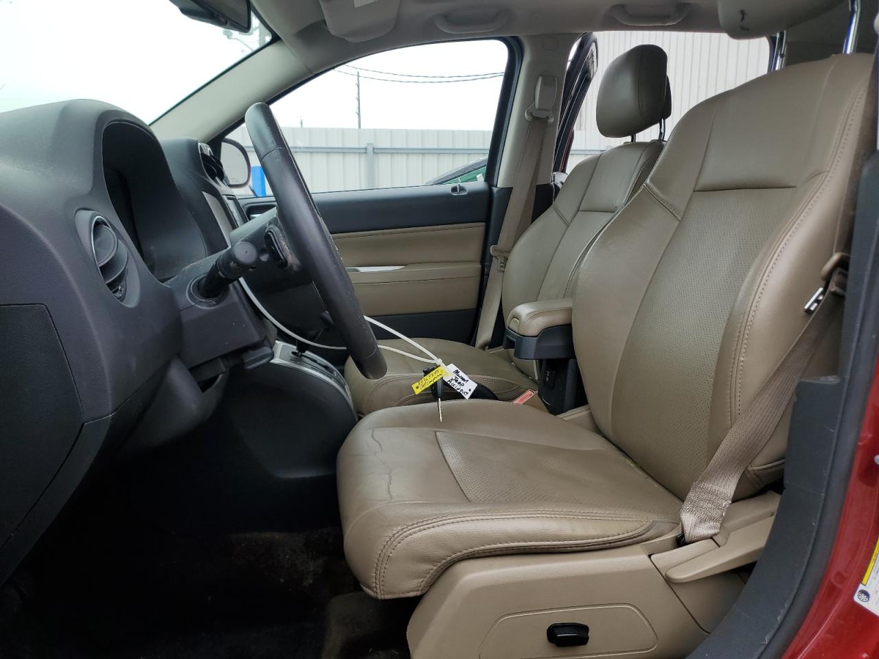 2015 Jeep Compass Latitude VIN: 1C4NJCEA0FD367200 Lot: 82767375