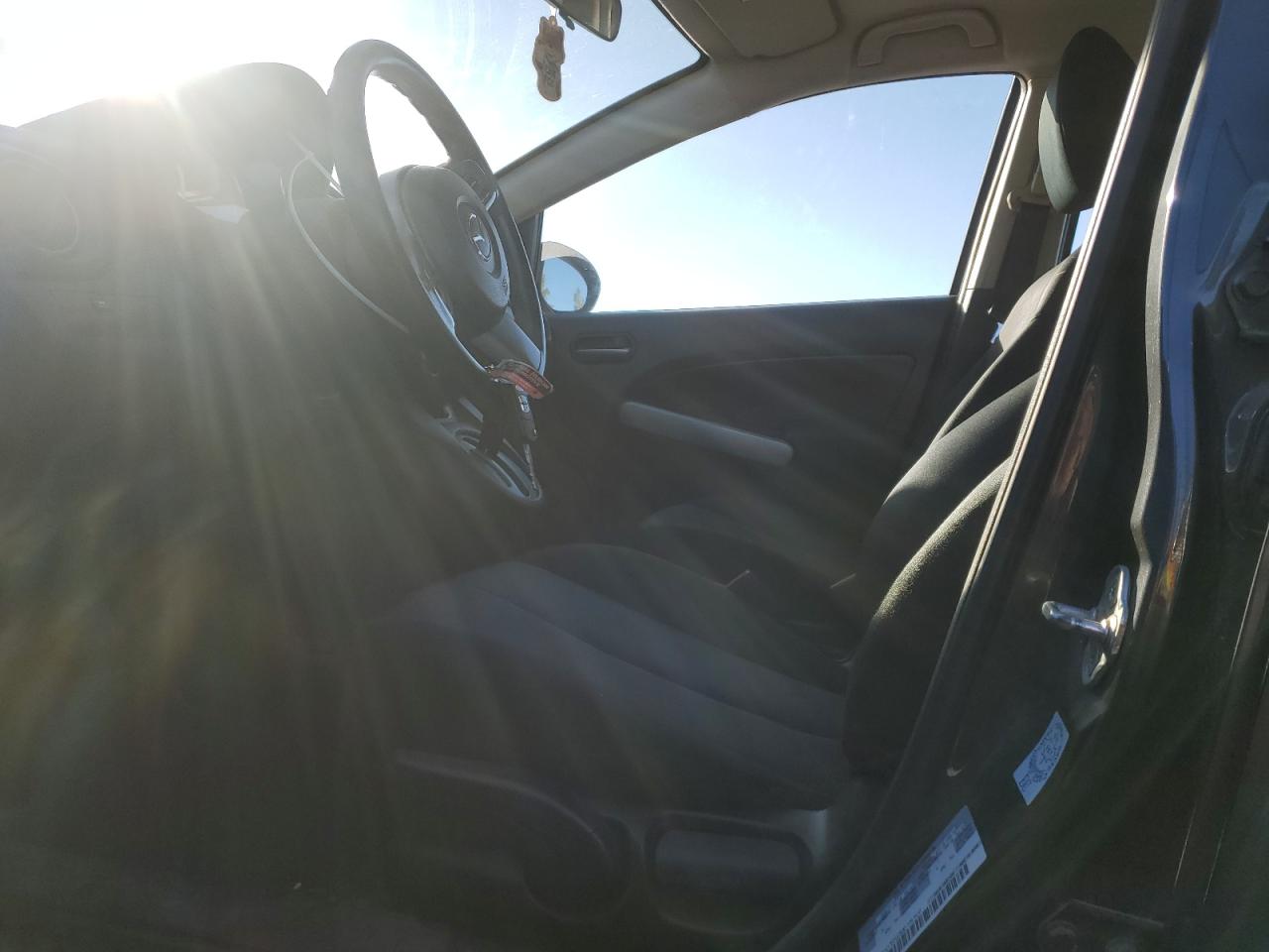 car-image car-image
