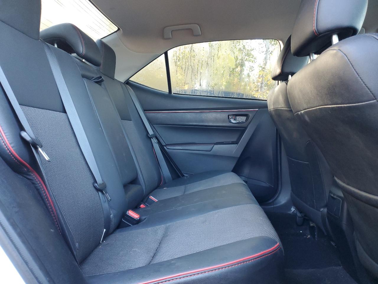 2015 Toyota Corolla L VIN: 2T1BURHE2FC261288 Lot: 85560425