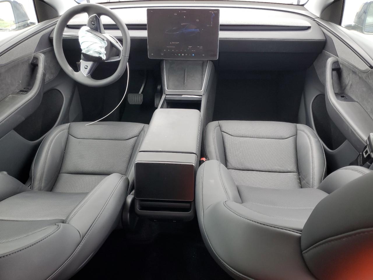 2026 Tesla Model Y VIN: 7SAYGDED5TA415726 Lot: 90366185