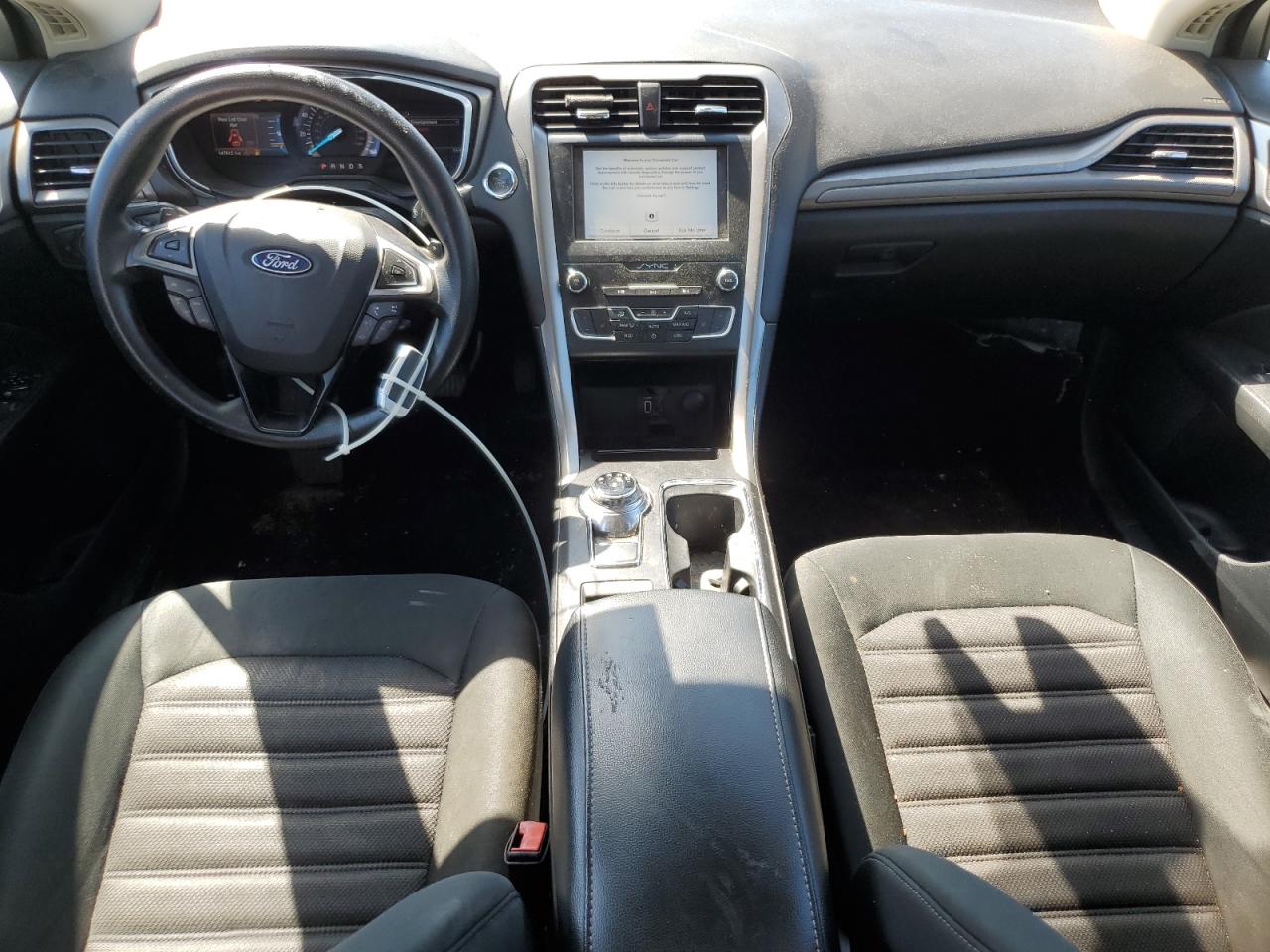 2019 Ford Fusion Se VIN: 3FA6P0T98KR233682 Lot: 84776105