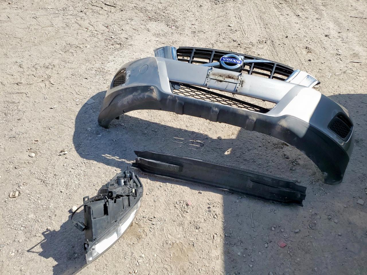 2012 Volvo Xc60 3.2 VIN: YV4952DL8C2337949 Lot: 84646145