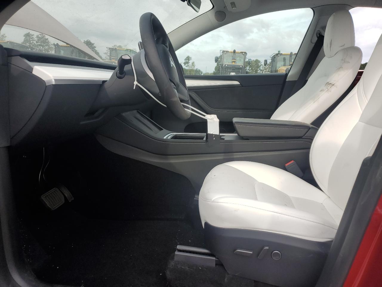 2024 Tesla Model Y VIN: 7SAYGDEE5RA284945 Lot: 82324895