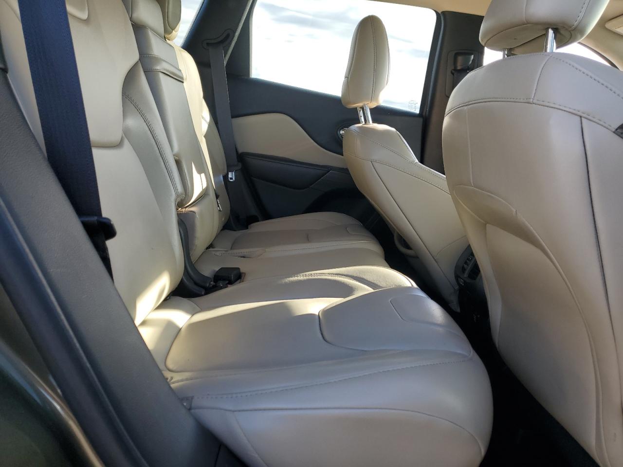 2015 Jeep Cherokee Limited VIN: 1C4PJMDS9FW676094 Lot: 85135935