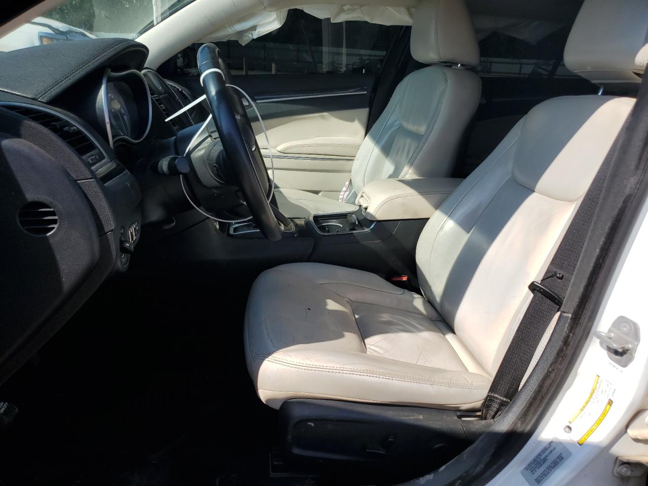 2015 Chrysler 300 Limited VIN: 2C3CCAAG1FH792528 Lot: 86185845