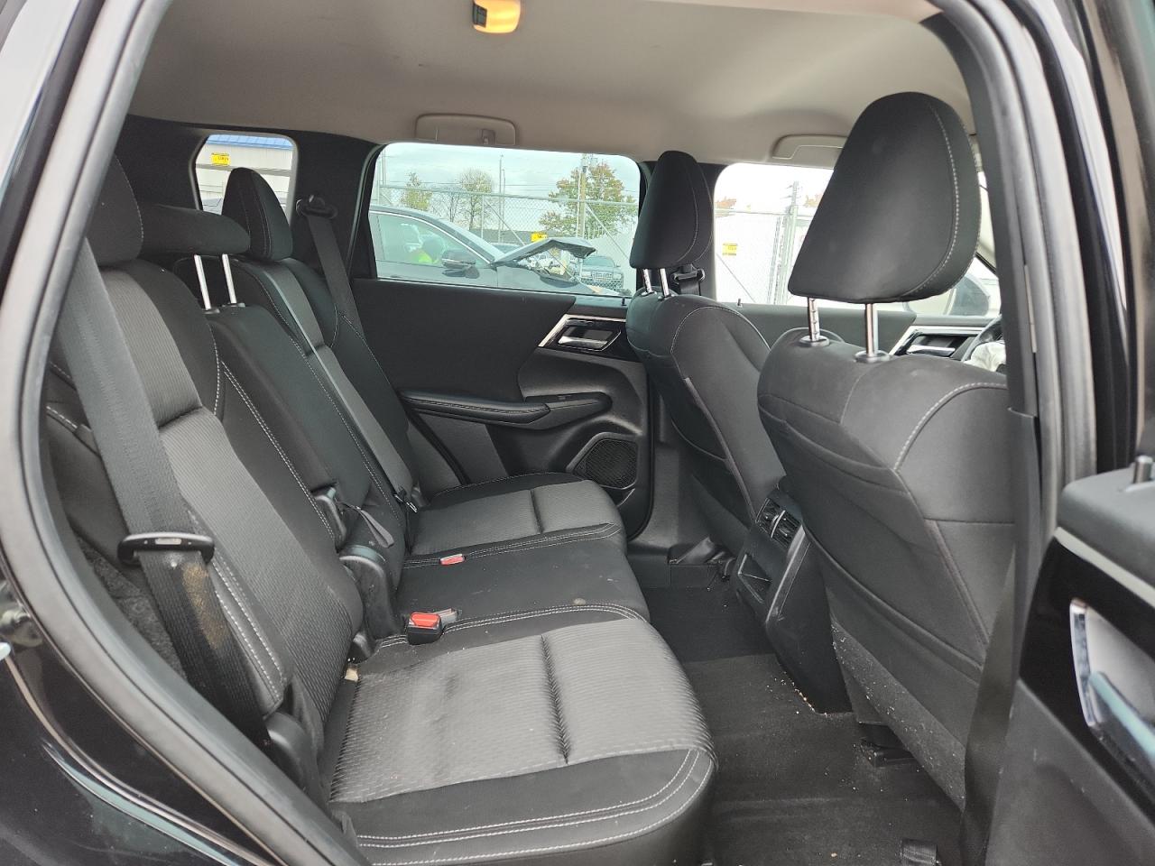 2023 Mitsubishi Outlander Es VIN: JA4J4TA86PZ007582 Lot: 90859335