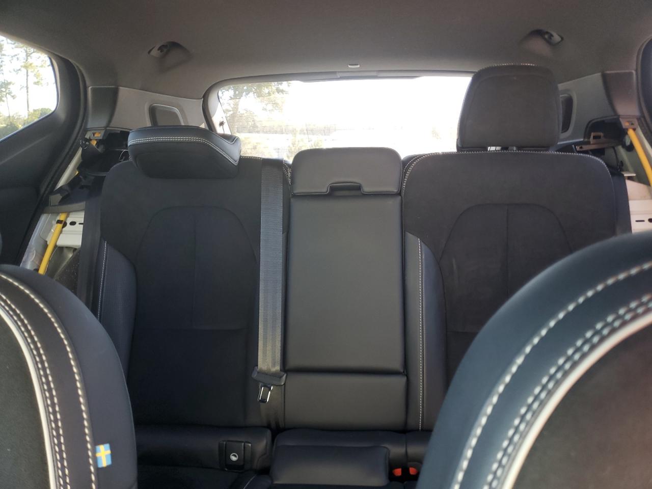 2021 Volvo Xc40 T5 R-Design VIN: YV4162UM4M2438054 Lot: 85552085